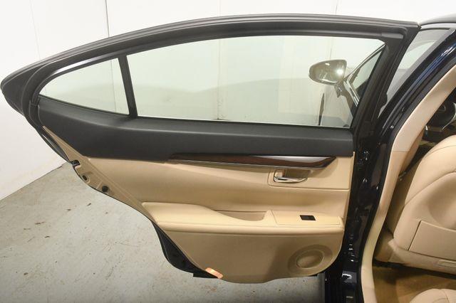 2013 Lexus ES 350 photo