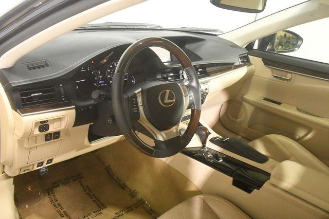 2013 Lexus ES 350 photo
