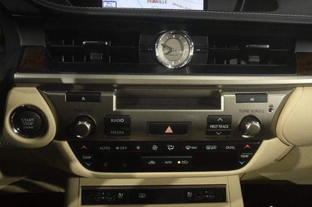 2013 Lexus ES 350 photo