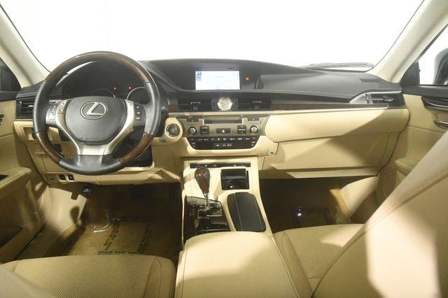 2013 Lexus ES 350 photo
