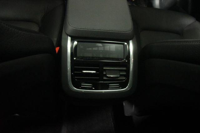 2019 Volvo XC90 Momentum w/ Advanced Package photo