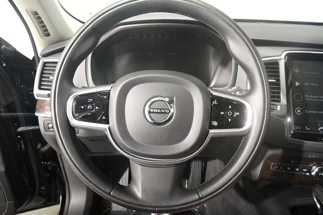 2019 Volvo XC90 Momentum w/ Advanced Package photo