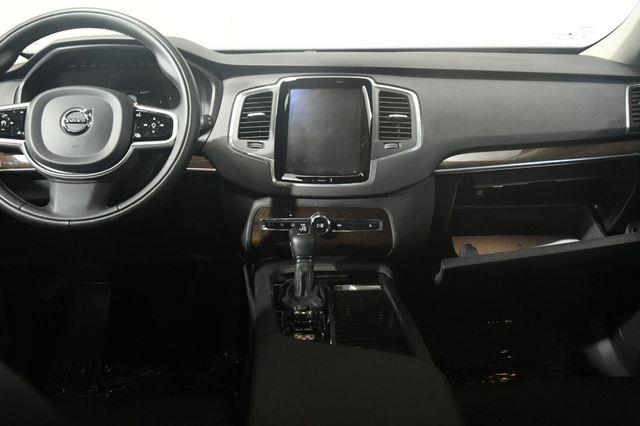 2019 Volvo XC90 Momentum w/ Advanced Package photo