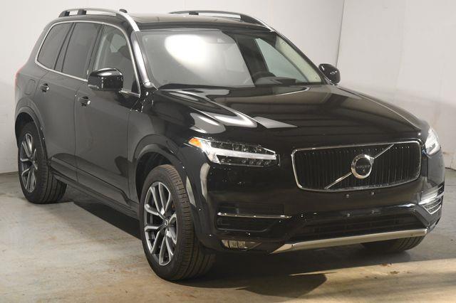 2019 Volvo XC90 Momentum w/ Advanced Package photo