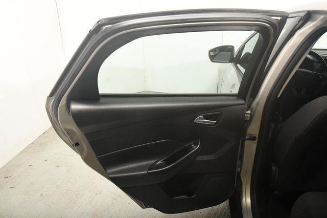 2016 Ford Focus SE photo