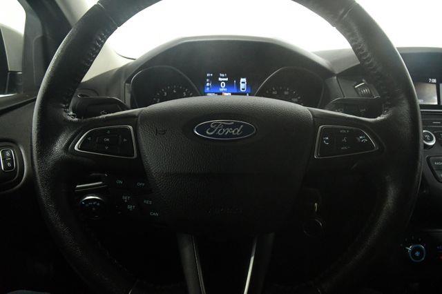 2016 Ford Focus SE photo