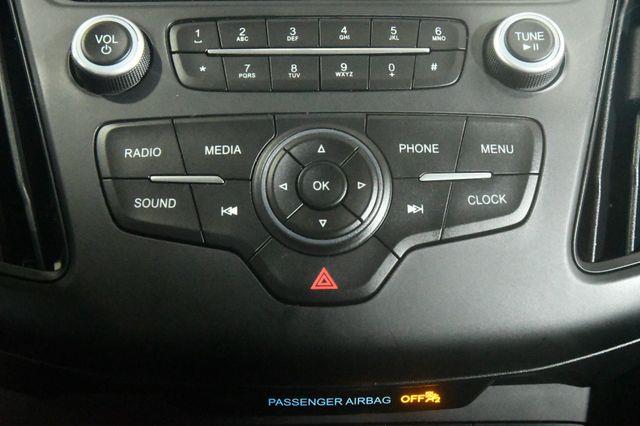 2016 Ford Focus SE photo