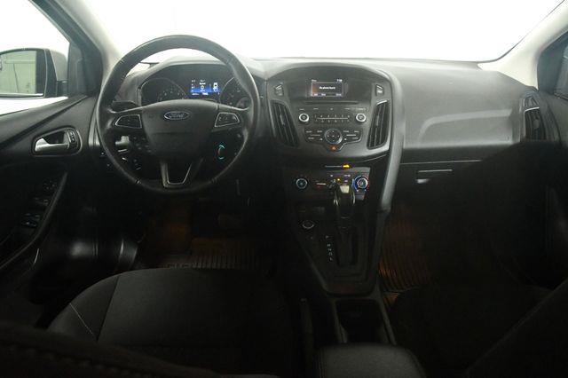 2016 Ford Focus SE photo