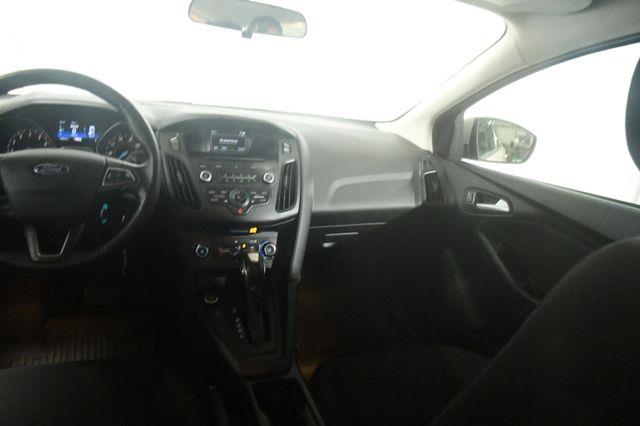 2016 Ford Focus SE photo