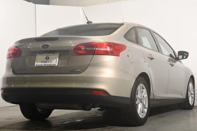 2016 Ford Focus SE photo