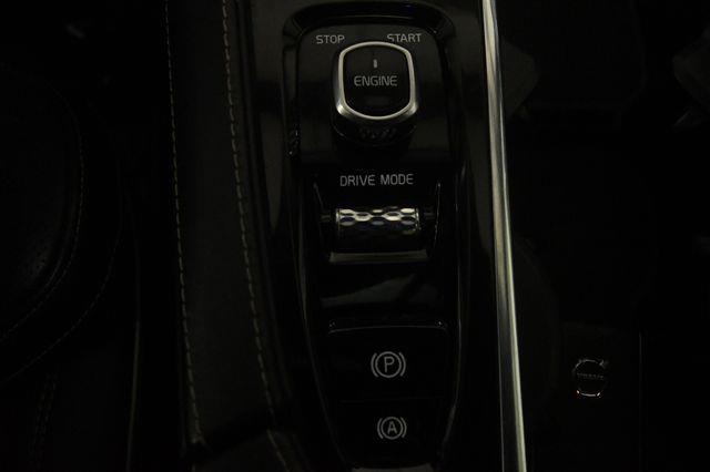 2017 Volvo XC90 R-Design photo