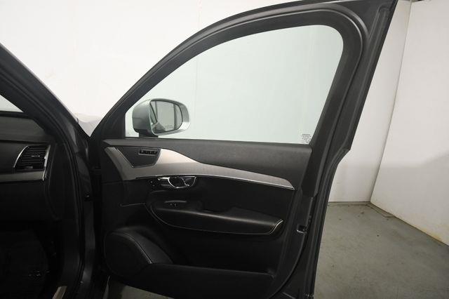 2017 Volvo XC90 R-Design photo