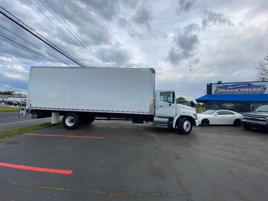 2020 Hino 258/268 26 box truck photo