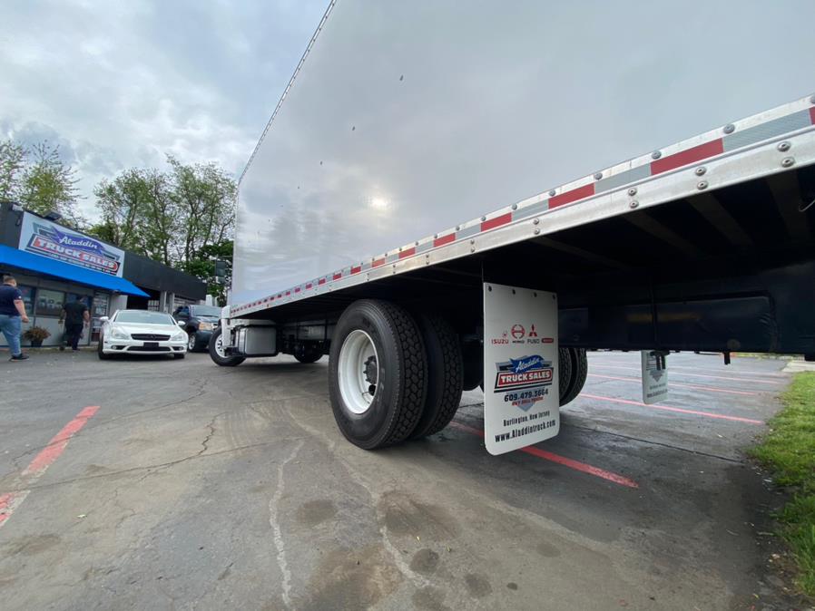 2020 Hino 258/268 26 box truck photo
