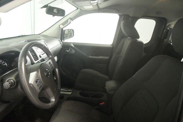 2015 Nissan Frontier SV photo