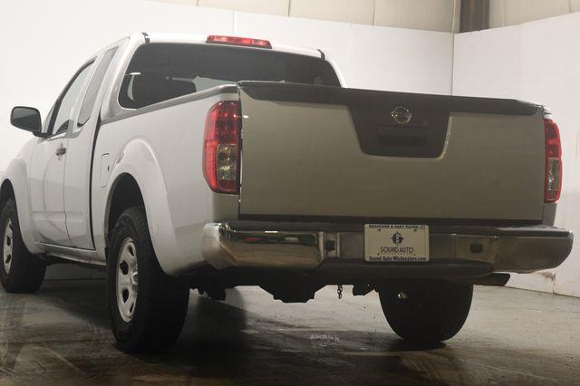 2015 Nissan Frontier SV photo