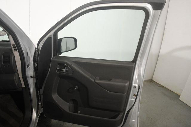 2015 Nissan Frontier SV photo