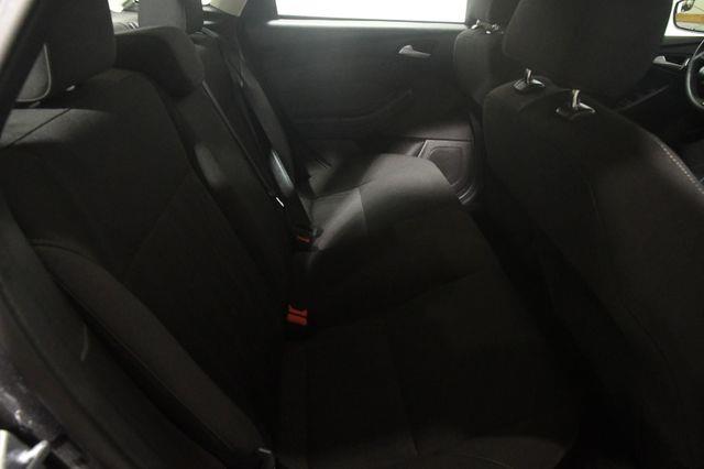 2017 Ford Focus SE photo