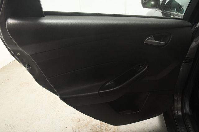2017 Ford Focus SE photo