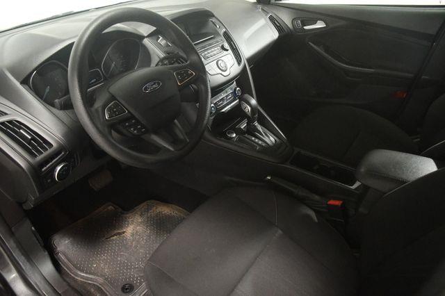 2017 Ford Focus SE photo