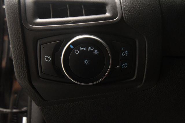 2017 Ford Focus SE photo