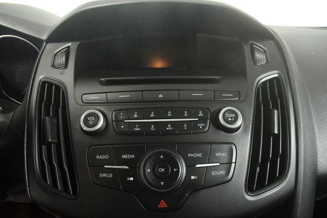2017 Ford Focus SE photo