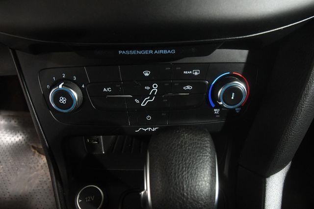 2017 Ford Focus SE photo