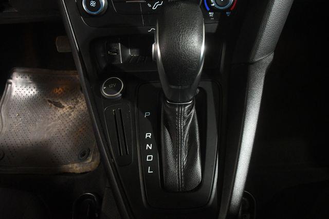 2017 Ford Focus SE photo