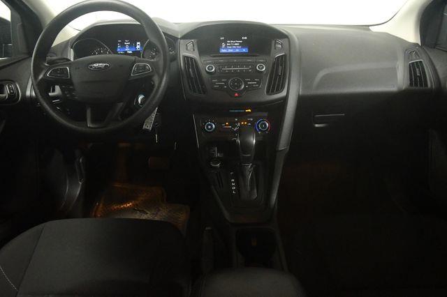 2017 Ford Focus SE photo
