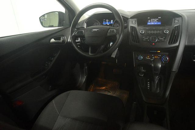 2017 Ford Focus SE photo