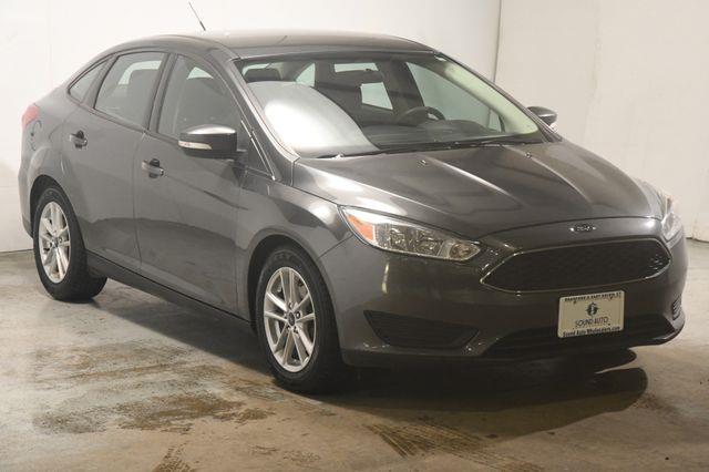 2017 Ford Focus SE photo