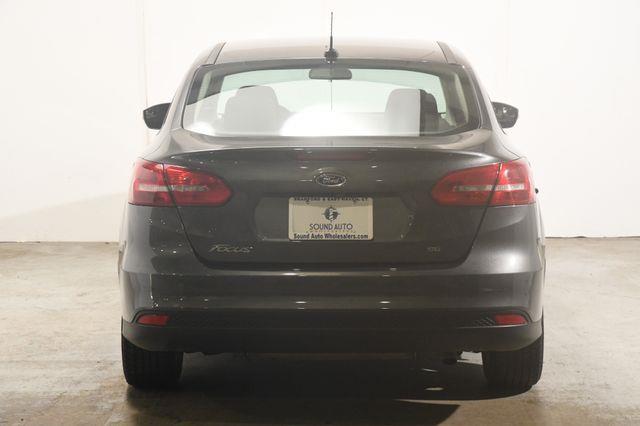 2017 Ford Focus SE photo