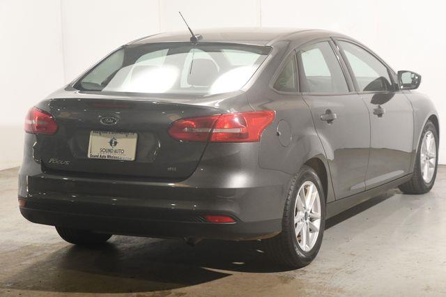 2017 Ford Focus SE photo