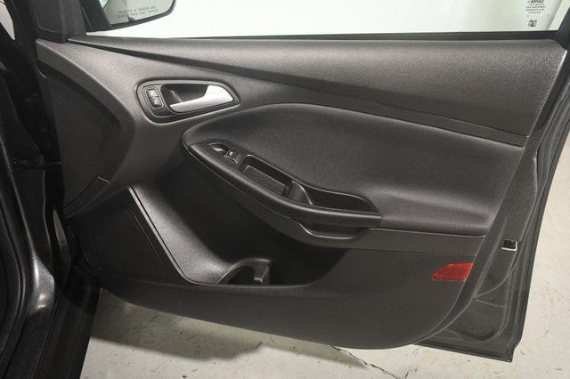 2017 Ford Focus SE photo