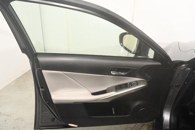 2015 Lexus IS 350 photo