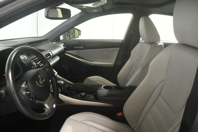 2015 Lexus IS 350 photo