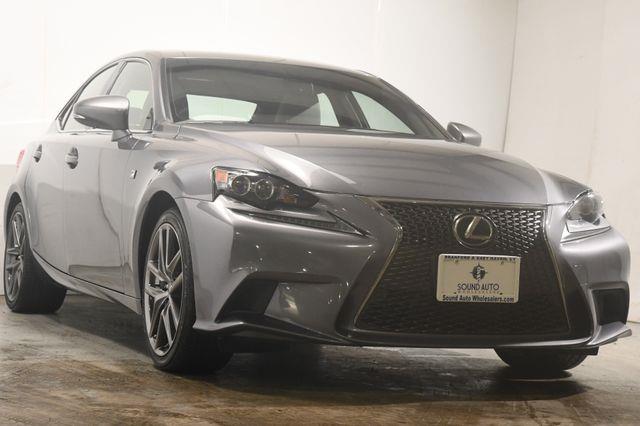 2015 Lexus IS 350 photo