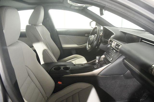 2015 Lexus IS 350 photo
