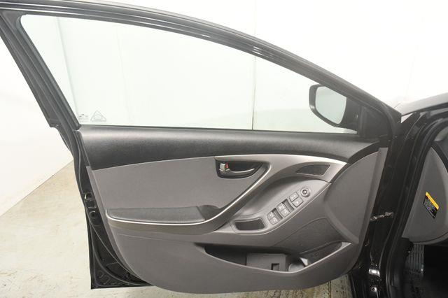 2013 Hyundai Elantra GLS photo