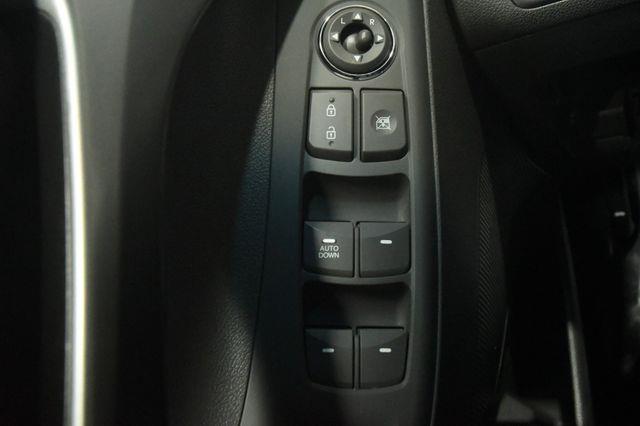 2013 Hyundai Elantra GLS photo