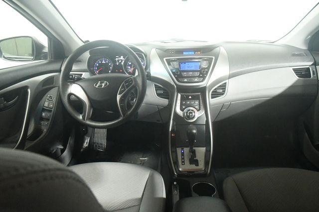 2013 Hyundai Elantra GLS photo
