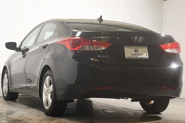 2013 Hyundai Elantra GLS photo