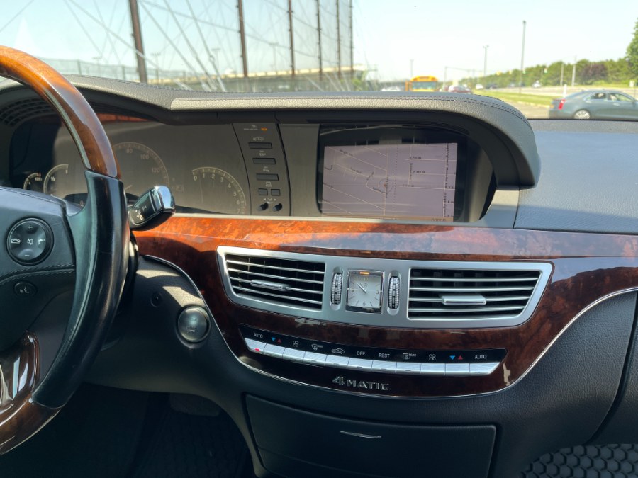 2009 Mercedes-Benz S-Class S550 photo