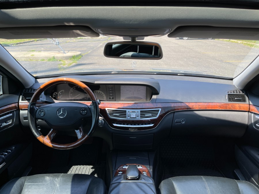 2009 Mercedes-Benz S-Class S550 photo
