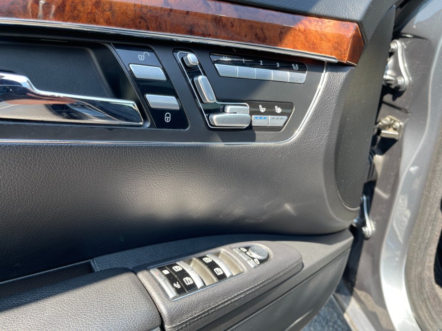 2009 Mercedes-Benz S-Class S550 photo