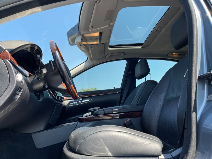 2009 Mercedes-Benz S-Class S550 photo
