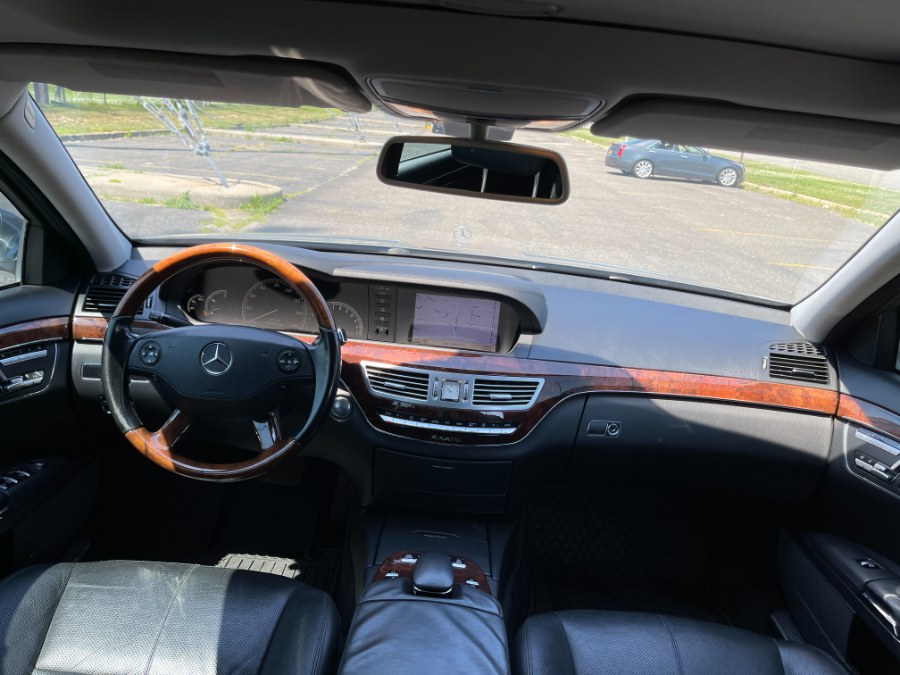 2009 Mercedes-Benz S-Class S550 photo