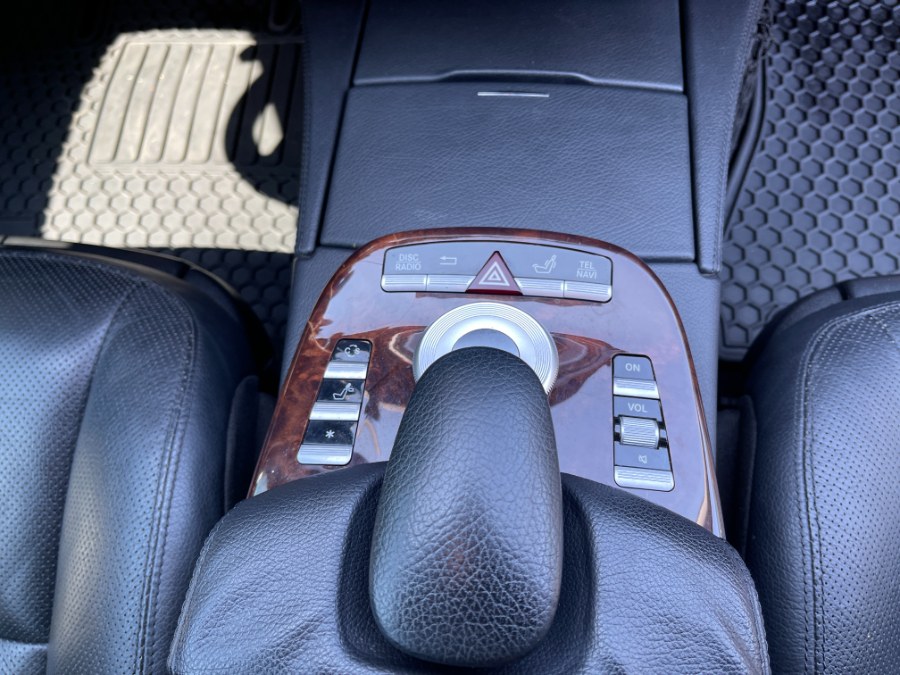 2009 Mercedes-Benz S-Class S550 photo