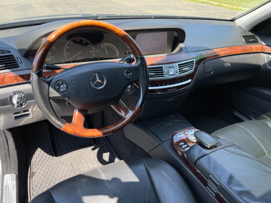 2009 Mercedes-Benz S-Class S550 photo