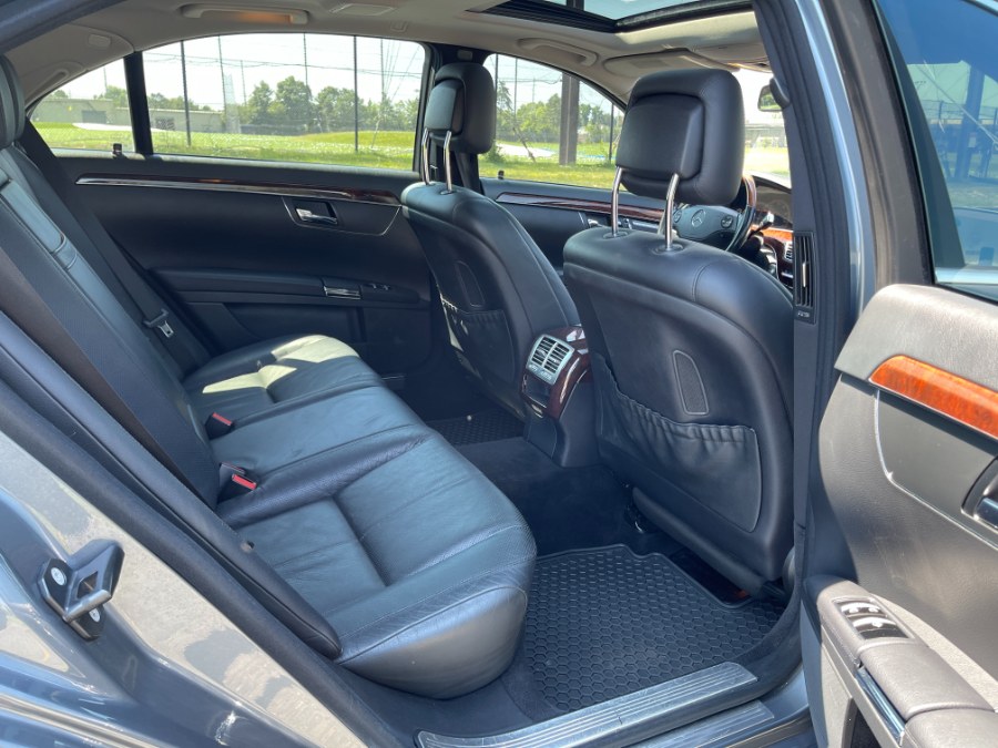 2009 Mercedes-Benz S-Class S550 photo
